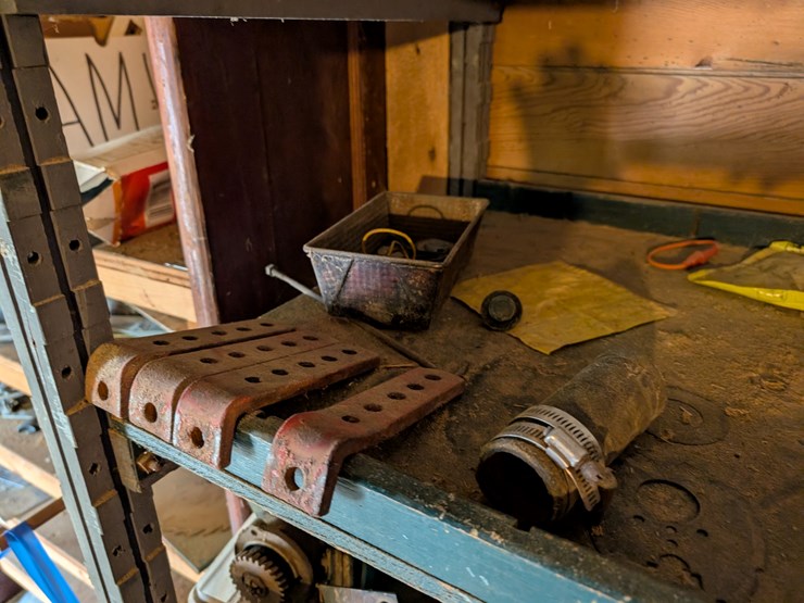 #3031-•-shelving-contents-image-14