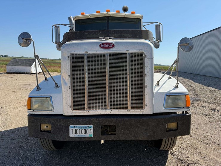 1997-peterbilt-385-image-11