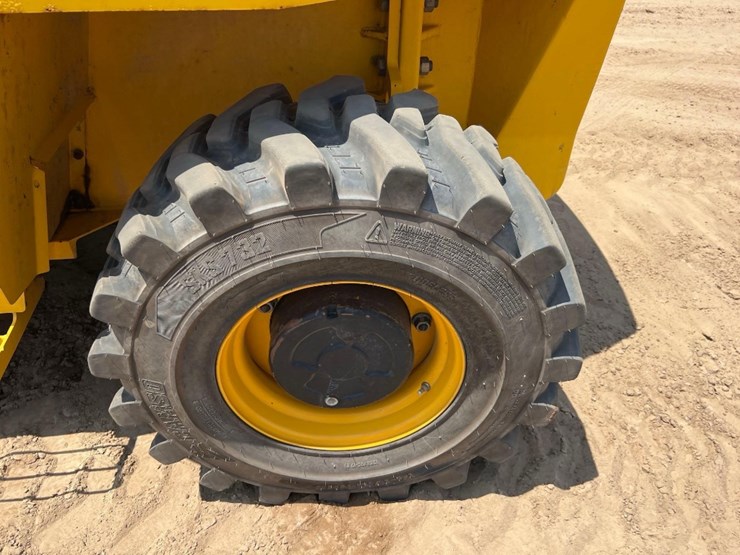 sellick-s80t4e-4ps-rough-terrain-forklift-image-12