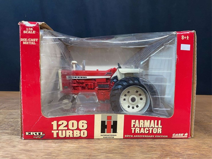 1/16-faramall-1206-40th-anniversary-nib-ertl-image-1