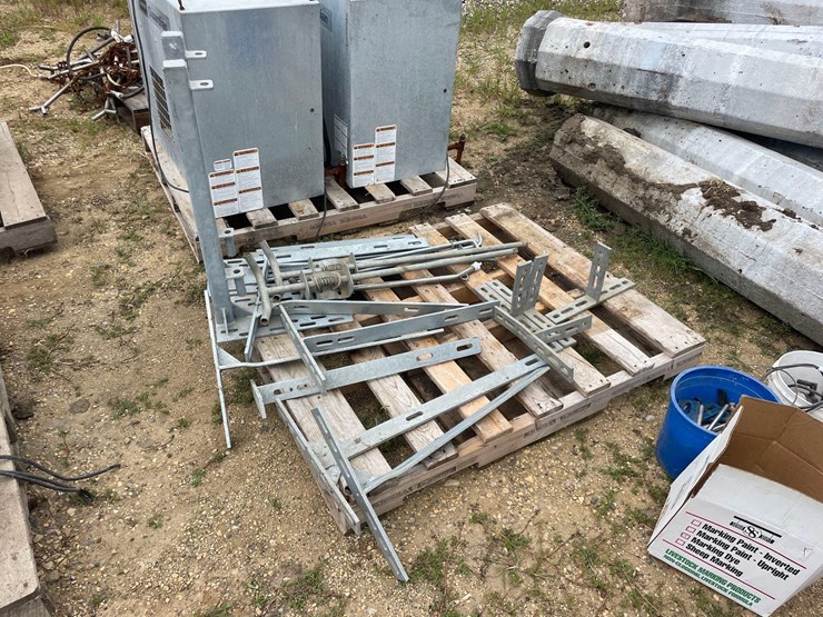gate-feet-image-1