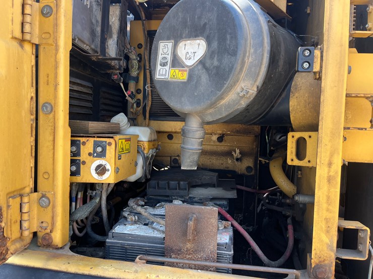 2008-caterpillar-324d-image-17