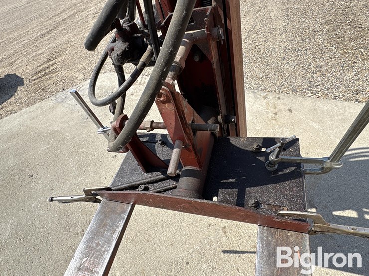 shaver-hydraulic-post-pounder-image-9