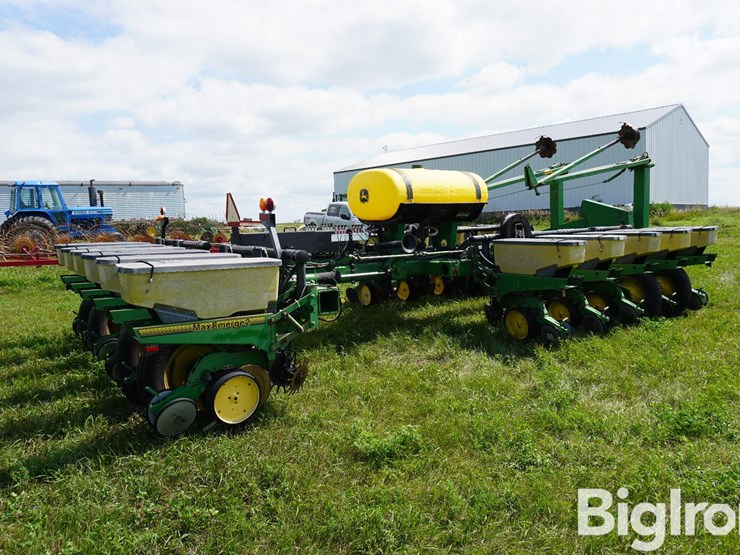 john-deere-7200-image-5