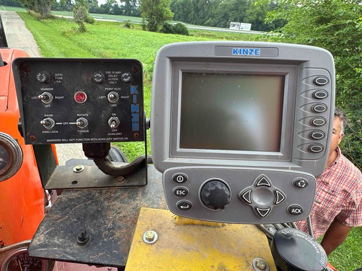 2014-kinze-3600-image-25
