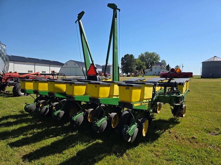 john-deere-7200-image-9