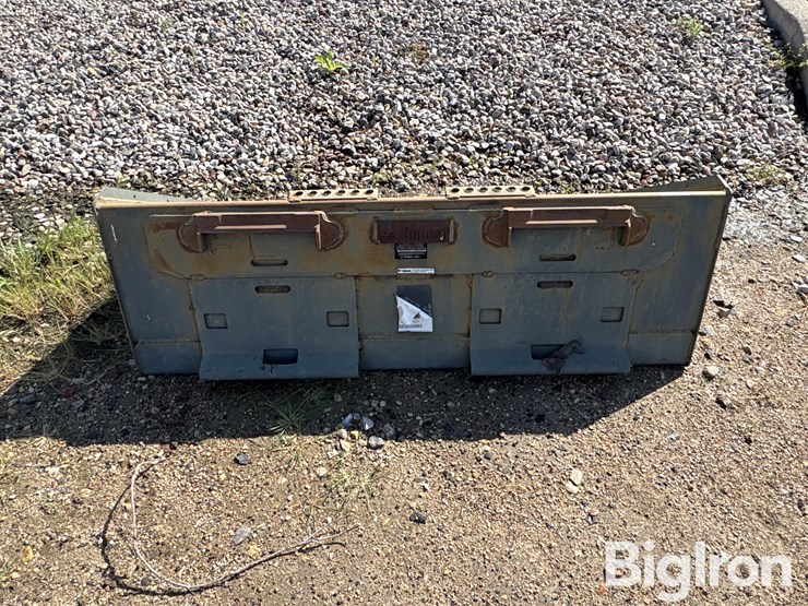bobcat-68”-heavy-duty-skid-steer-bucket-image-9