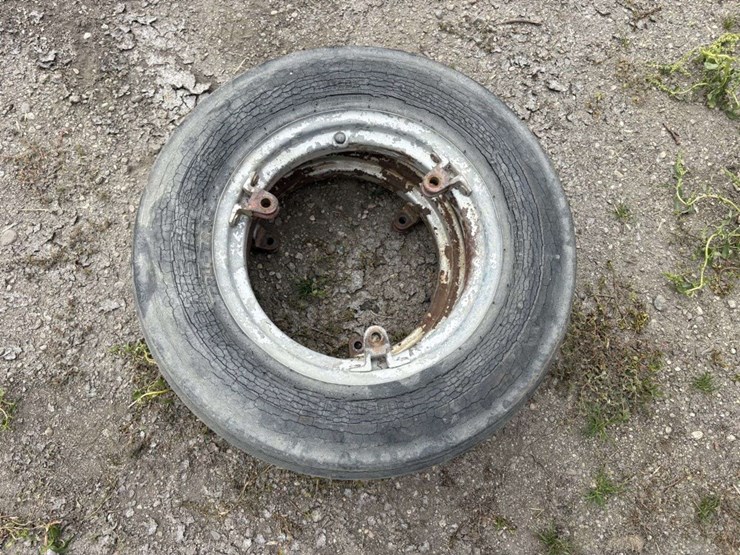 (2)-5.00-15-tires-on-farmall-front-rims,-buying-all-for-one-money-image-3