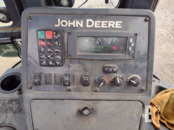 2020-deere-410l-image-7