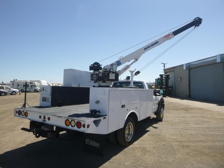 2011-ford-f550-image-15