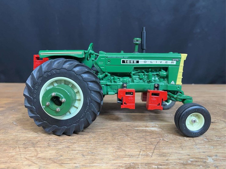 1/16-oliver-1655-customized-image-4