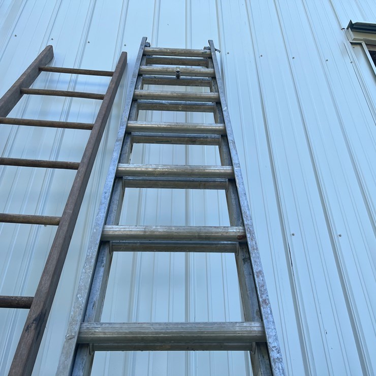 #3075 • Werner Aluminum Ladder