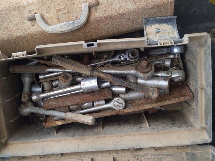 (2)-buckets-of-tools,-dewalt-grinder,-tool-boxes-image-8