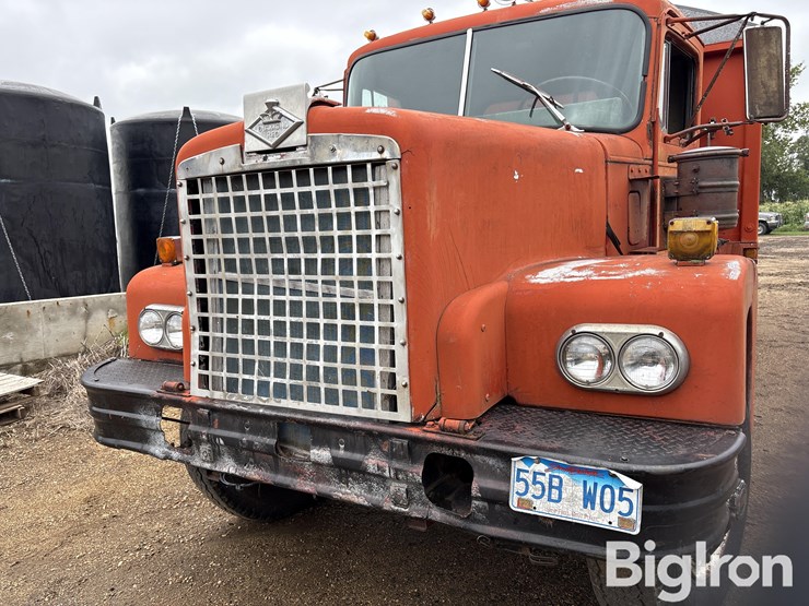 1973-diamond-reo-t/a-grain-truck-image-12