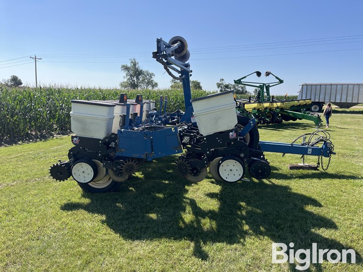 2015-kinze-3200-image-4