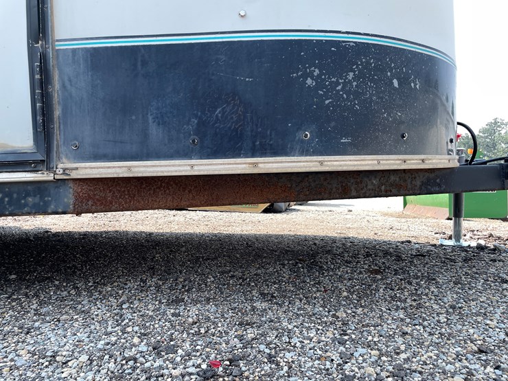 #6304-•-1991-triggs-bumper-pull-3-horse-trailer,-(sells-with-paperwork-to-obtain-title-from-dmv)-image-22