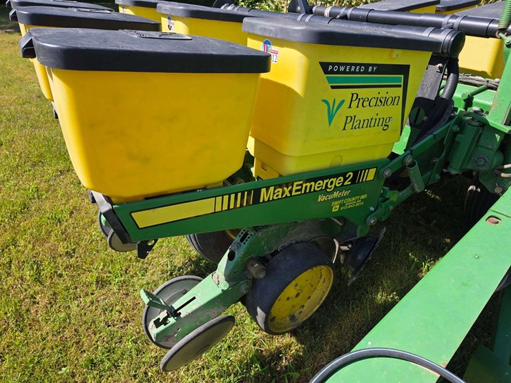 john-deere-7200-image-21