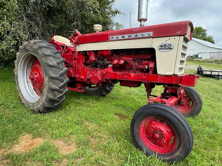 ih-460-tractor-image-3