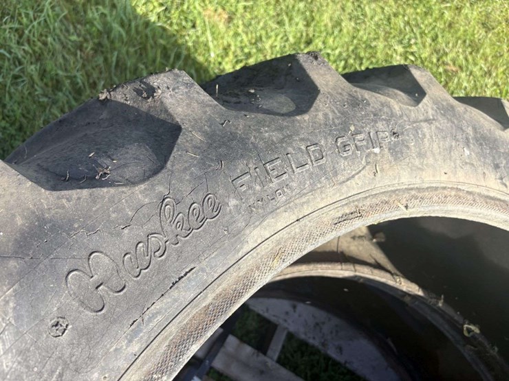 (2)-15.5-38-tractor-tires-image-2