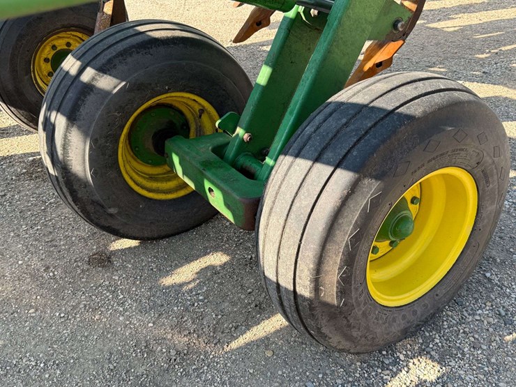 john-deere-2700-image-17