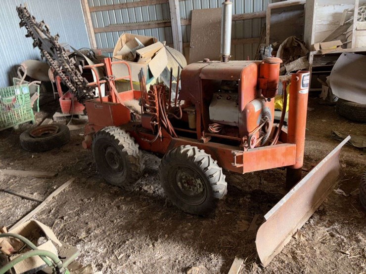 ditch-witch-with-wisconsin-engine,-64”-blade,-8’-stick,-5”-trench-image-1