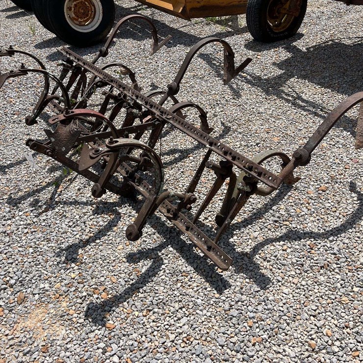 MASSEY-FERGUSON 3