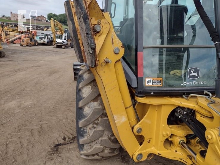 2020-deere-410l-image-28