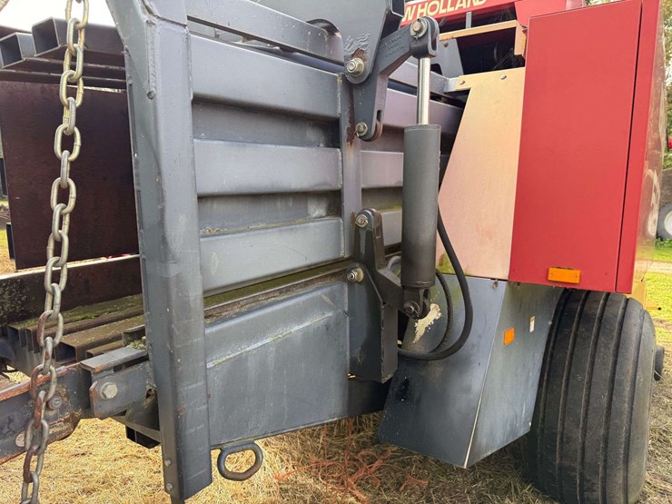new-holland-590-image-26