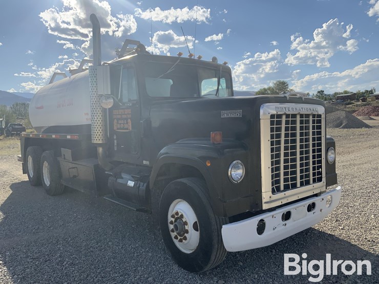 1977-international-durastar-4300-image-3