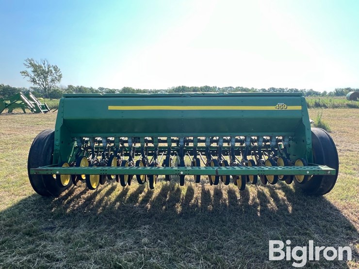 john-deere-450-image-6