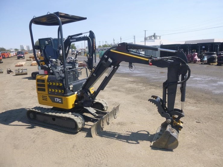 2022-deere-17g-image-2