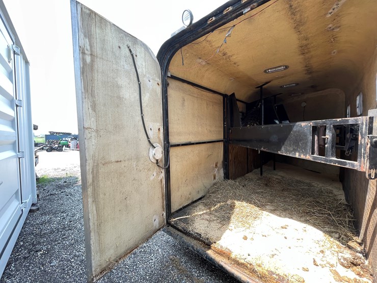 #6304-•-1991-triggs-bumper-pull-3-horse-trailer,-(sells-with-paperwork-to-obtain-title-from-dmv)-image-28