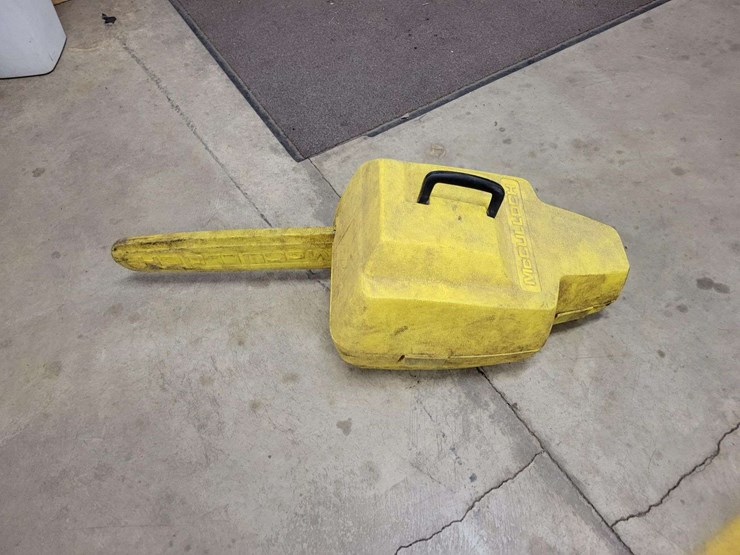 mcculloch-chain-saw-and-case,-runs-and-cuts-well-per-seller-image-3