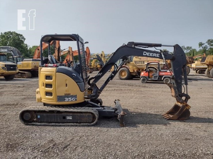 2018-deere-35g-image-3