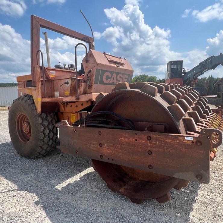 CASE W1102PD
