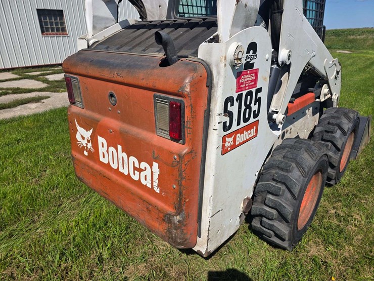 2010-bobcat-s185-image-27