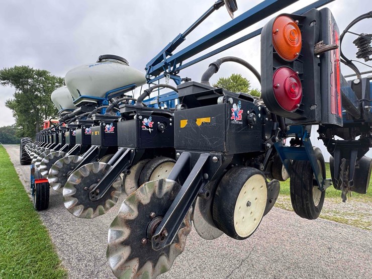 2014-kinze-3600-image-5
