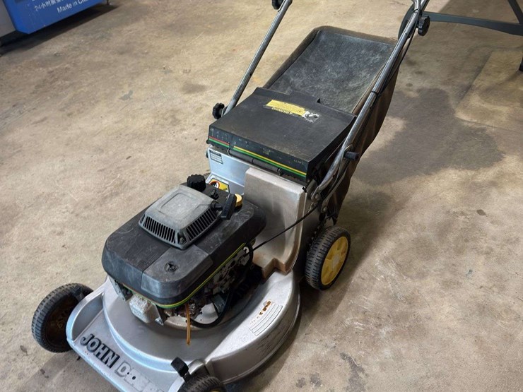 john-deere-push-mower-image-3