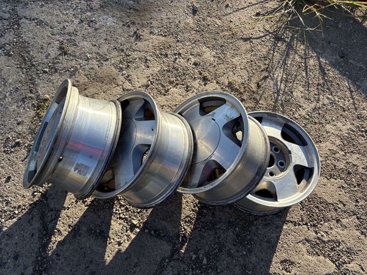 (4)-chevy-6-bolt-alloy-rims,-7x16”-image-2