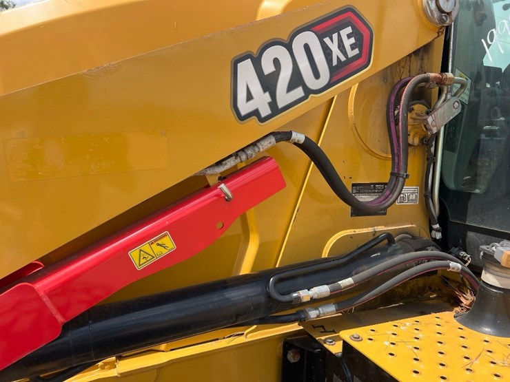 2021-caterpillar-420-image-13