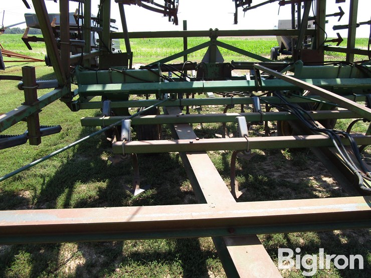 john-deere-1060-image-13