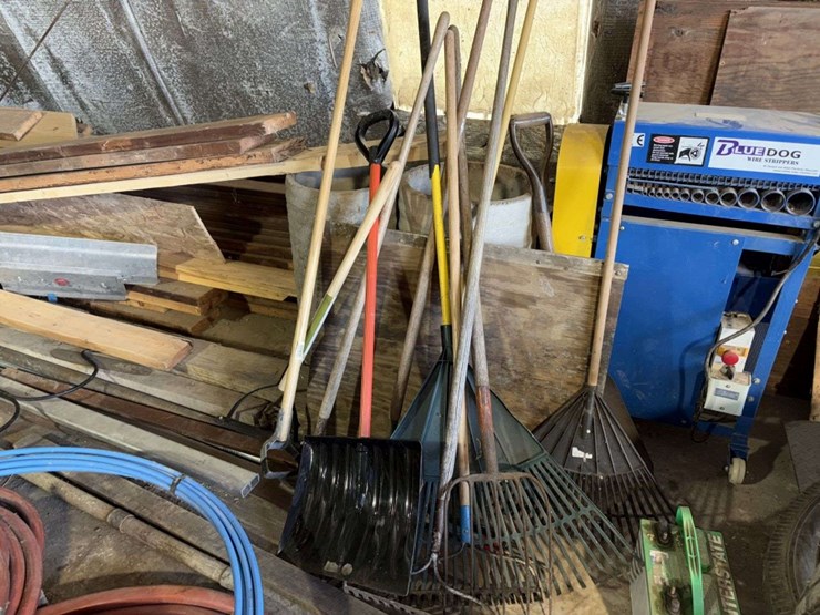 lawn-and-garden-hand-tools-image-1