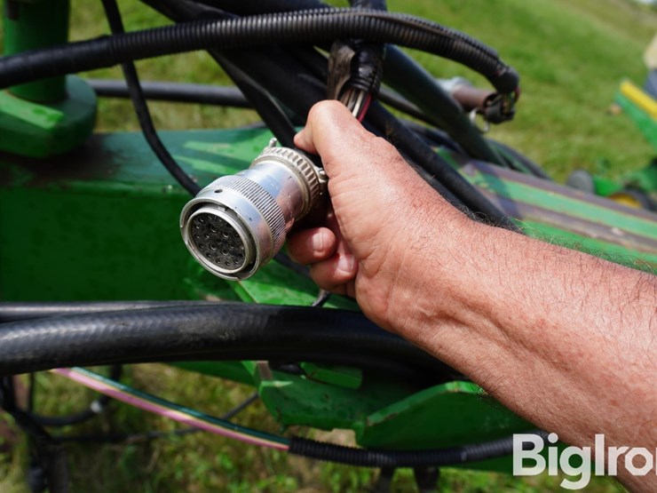 john-deere-7200-image-12