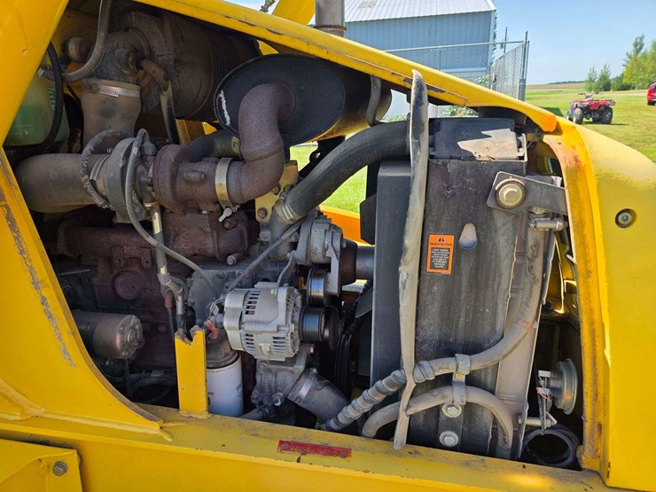 new-holland-lb75-image-68