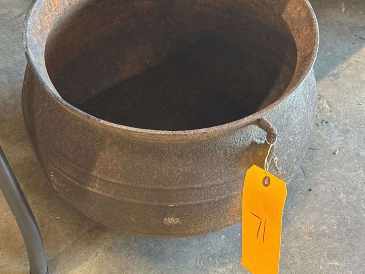 gypsy-cast-iron-cauldron-image-2
