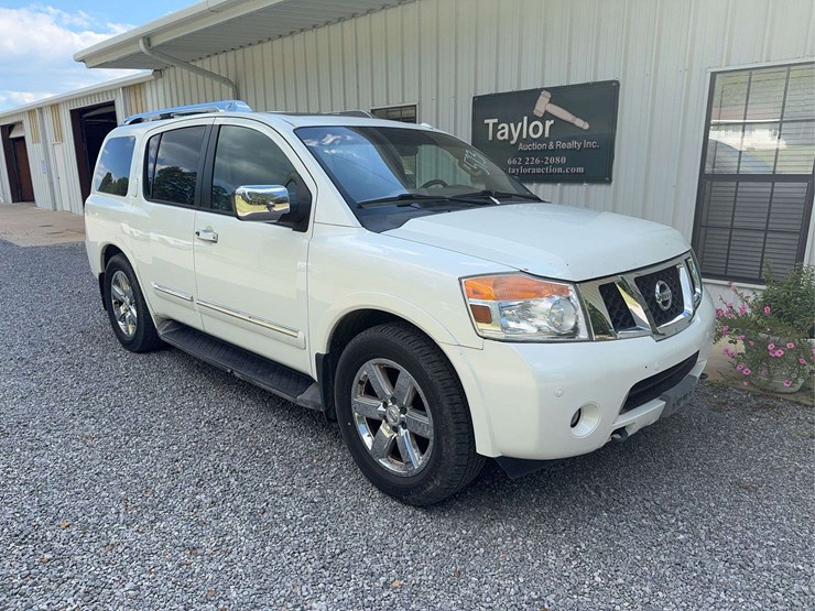 2013-nissan-armada-image-6