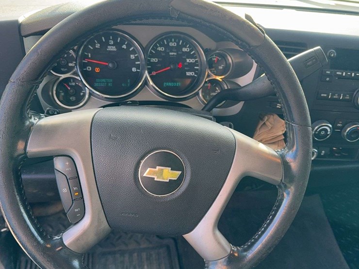 2013-chevrolet-silverado-1500-image-13