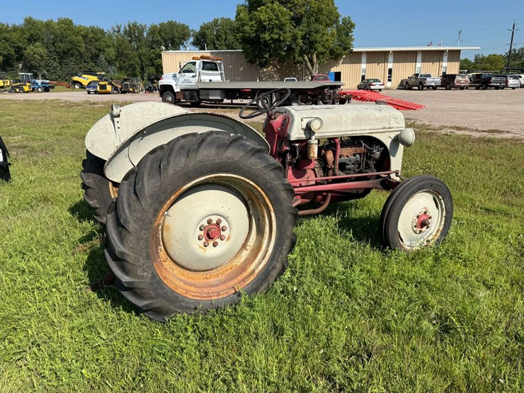 ford-8n-image-6