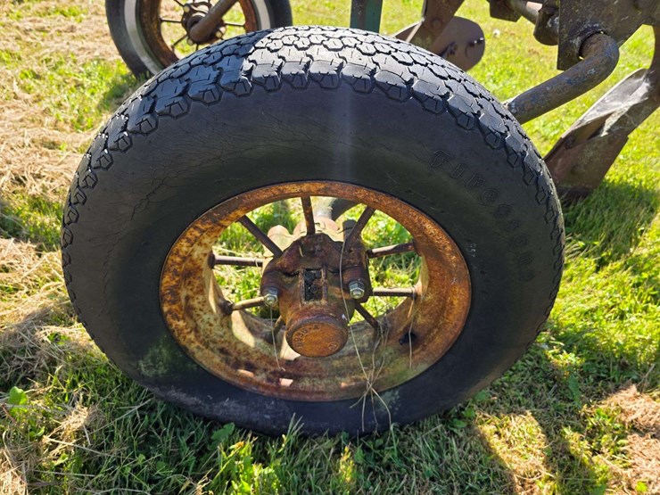 john-deere-3-bottom-plow-image-6