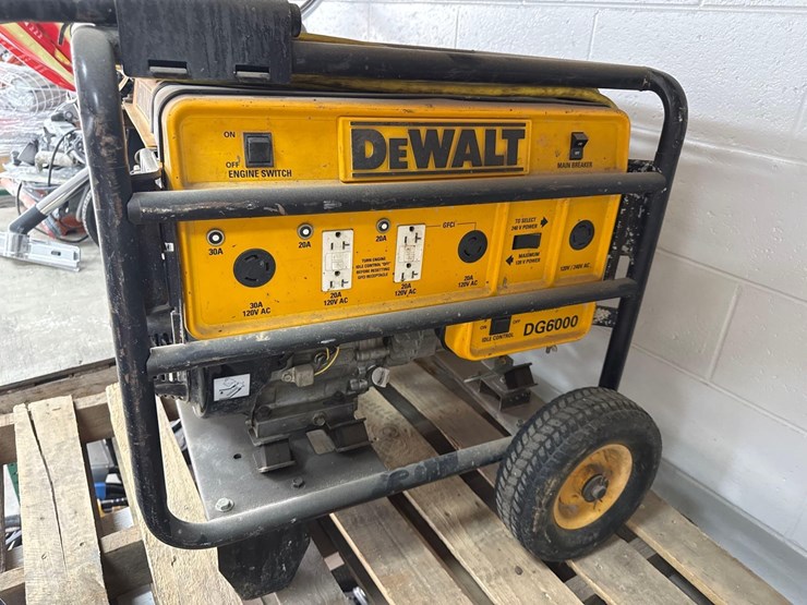 dewalt-dg6000-portable-generator,-6000-watt-support-equipment-image-3